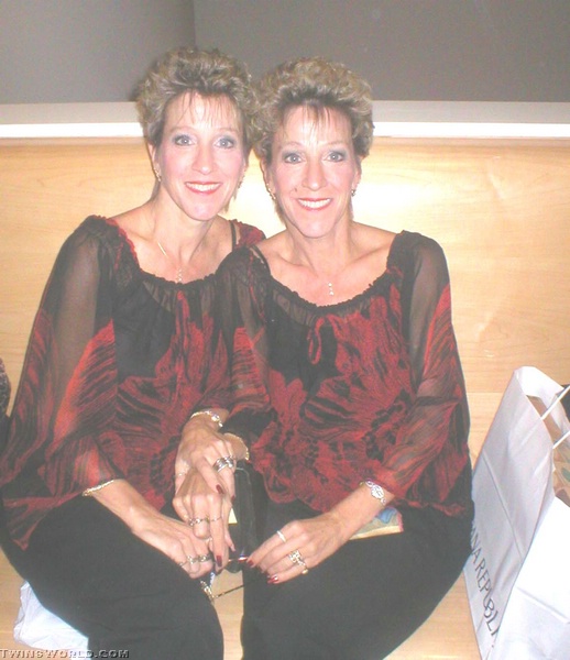 MARY ELLEN MARKS GALLERY